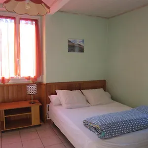 Appartement Rdc Maison De Village, Savignac-les-Ormeaux
